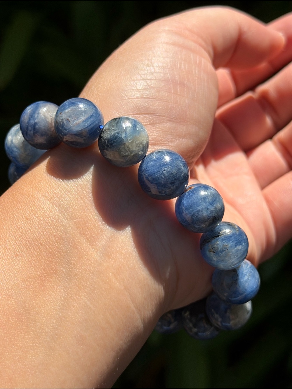 14mm stretchable blue kyanite bracelet 1890 - Picture 9 of 9